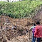 Un deslave registrado en Las Pampas, provincia de Cotopaxi, deja sin hogar y terreno a pobladores.