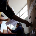 Elecciones. Los electores esperan que el Consejo Nacional Electoral derogue la prohibición de fotografiar el voto; sienten que se les ha coartado sus derecho.