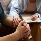 Psicología. El apoyo social y la resiliencia son factores clave en el proceso de transformación personal.