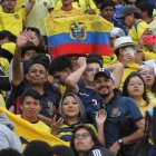 La hinchada de Ecuador cerca de festejar una nueva clasificación al Mundial.