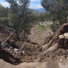 En la quebrada había todo tipo de desechos, incluidos materiales de construcción.