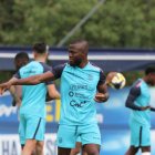 El delantero Enner Valencia fue de los más sonrientes en la práctica de la selección.