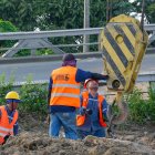 Prefectura intensificó los trabajos de remoción de escombros tras colapso de puente.
