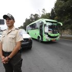 Vigilancia. Luego del asalto, la Policía reforzó el control en la avenida.