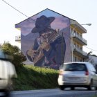 Vista del mural "El Charanguista Andino", de Fene, del chileno Cristóbal Persona, en la ciudad gallega de A Coruña, proclamado como el mejor del mundo de 2024 en la plataforma Street Art Cities