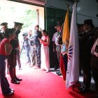 La presidenta de la Asamblea, Viviana Veloz, al ingreso del lugar donde sesionó el Pleno.