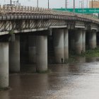 Daños. Los pilotes tienen huecos, al menos diez, esto hace que la estructura se vea debilitada..