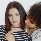 Selena Gómez y Benny Blanco presentan su versión moderna de ‘Ojos Tristes’, una reinvención del clásico de Jeanette.
