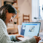 La educación virtual en Ecuador abre nuevas oportunidades para jóvenes y adultos que buscan finalizar sus estudios.