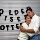 Elsa de Carrera con su hijo, Danilo.