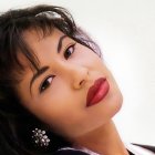 Selena reina en plataformas de streaming, pero también en formatos retro.