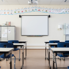 Ecuador implementará en mayo una regulación para el uso de teléfonos móviles en las aulas, comenzando por la región Costa-Galápagos.