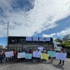 Un grupo de maiceros han cerrado la vía Buena Fe - Santo Domingo.