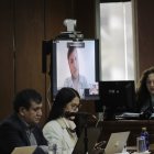 Proceso. Augusto Verduga (pantalla) está fuera del país.