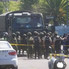 Un contingente de militares y policías llegó al centro comercial Quicentro Sur, tras el asalto a un blindado.