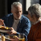 ¿Qué comer para envejecer con bienestar? La ciencia lo explica: estos alimentos pueden ayudarte a prevenir enfermedades y mantener tu vitalidad