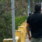 Las personas que circulaban por el puente de Guápulo alertaron a las autoridades.