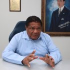 Jorge Guzmán, presidente de Emelec, celebra la oficialización de su directiva por parte del Ministerio del Deporte, dando inicio a su gestión 2025-2029.