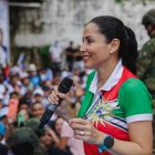 La candidata del correísmo, Luisa González, durante la campaña electoral.