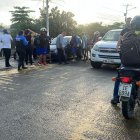 La escena generó conmoción entre decenas de transeúntes y residentes del sector.