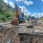 En la Avenida del Tejar, el desbordamiento de la quebrada Balzay provocó el colapsó del pavimento.