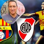 Manuel Uquillas en 1990 era el número 9 de Barcelona SC ante River Plate.