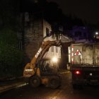 Desde la tarde del 6 de abril de 2025, maquinaria pesada del Municipio retiró los escombros de la av. De Los Conquistadores.