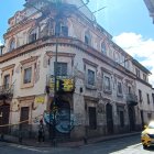 Riesgo. Una propiedad del Ministerio de Salud Pública registra deterioro visible de su fachadas y fue clausurada por representar un riesgo.