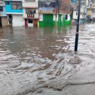 Una de las emergencias por la fuerte lluvia se atendió en Turubamba, en el sur.
