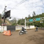 Desde la tarde del 6 de abril de 2025 la av. De Los Conquistadores permanece cerrada.