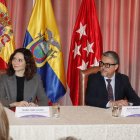 Isabel Díaz Ayuso estpa en Ecuador y asistió a la firma de la ratificación.