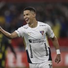 Álex Arce fue el autor de los dos goles del triunfo albo sobre el Deportivo Táchira.