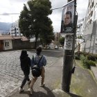 Aunque la primera vuelta acabó en febrero, elementos de propaganda política aún siguen en postes.