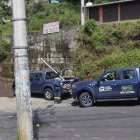 Tras el desbordamiento de la quebrada Los Arupos, la calle Nela Martínez y un tramo de la Autopista Rumiñahui siguen parcialmente cerrados.