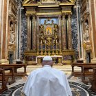 El papa Francisco volvió a salir de su residencia en el Vaticano.