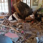 Una vivienda ubicada en el sector de Guápulo, en el norte de Quito, resultó afectada tras la caída de una roca de gran tamaño.