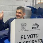 Aquiles Álvarez ejerció su derecho al voto.