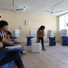Ciudadanos optaron por votar en los últimos minutos de la jornada electoral.