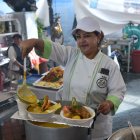 En la Plaza Cívica Eloy Alfaro se oferta la famosa fanesca y una variedad gastronómica