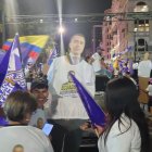 Los simpatizantes de Noboa salieron a las calles de varias ciudades a celebrar.
