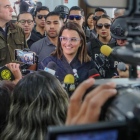 María José Pinto, junto a su esposo. Tiene dos hijos.