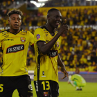 Janner Corozo (d) es uno de los goleadores de Barcelona en la LigaPro