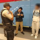 Un joven fue sancionado por el uso indebido de la tarjeta para discapacitados en el Metro de Quito