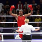 Gerlon Congo en plena celebración, tras pasar los octavos de final de sus primeros Juegos en París 2024, resultado que le aseguró un destacado diploma.