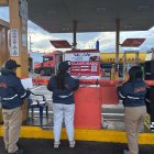 La AMC clausura gasolinera en Quito por derrame de gasolina en barrio Argelia Alta.