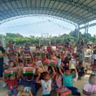 Los niños de sectores vulnerables participan de cultos religiosos y reciben regalos