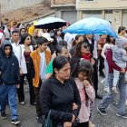 Los ciudadanos del barrio Pedestal, en la ciudad de Loja, realizaron un viacrucis.