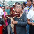 Devotos asistieron al viacrucis en Esmeraldas.