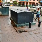 LUGARES DE GYE QUE SON USADOS COMO BAÑO PUBLICO CAUSANDO MALESTAR EN LA COMUNIDAD POR MALOS OLORES FOTOGRAFO: FRANCISCO FLORES PERIODISTA: JUAN DANIEL PONCE FECHA: 07-04-2025 AG-EXTERNOS