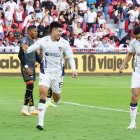 Celebración de gol en el Superclásico, donde Liga de Quito se impuso 3-1 sobre Aucas.